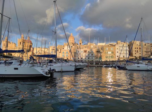 Wielki Port o zachodzie słońca