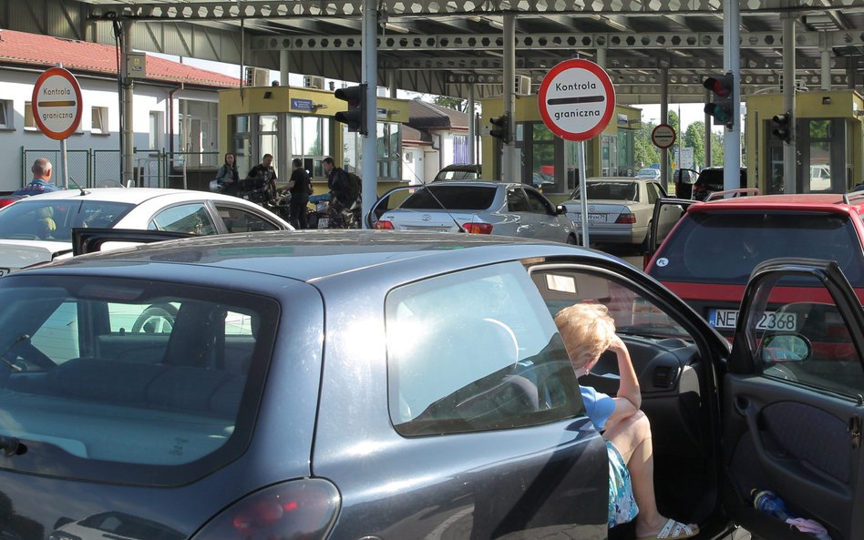 Ograniczenia wjazdowe nie obejmują m.in. obywateli Rosji, którym już wczesniej wydano wizy pobytowe