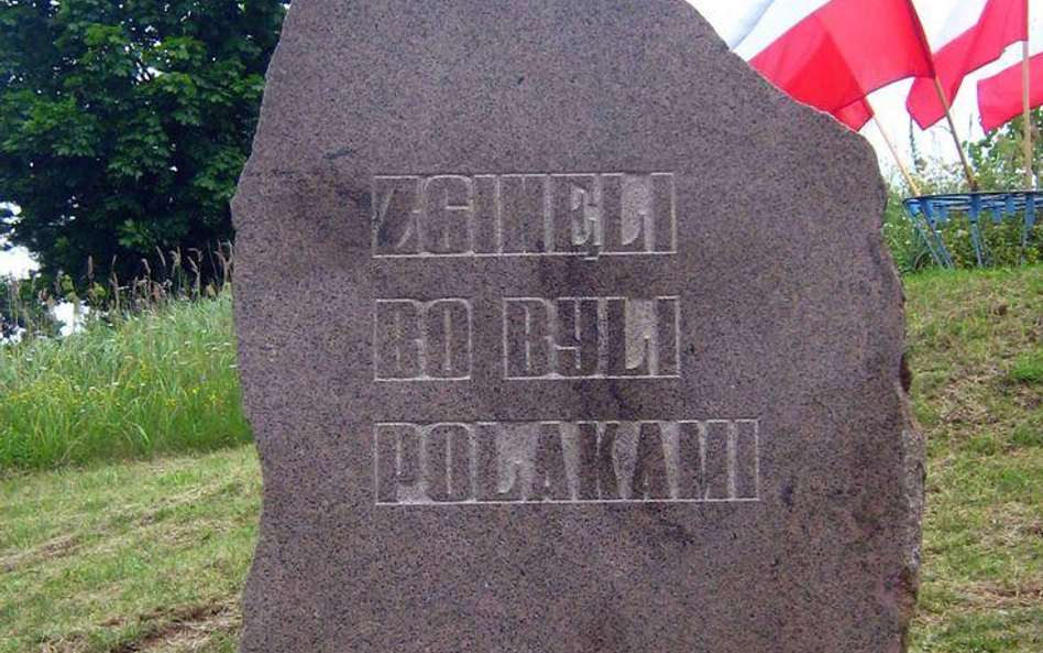 Kreml gra polskimi ofiarami NKWD