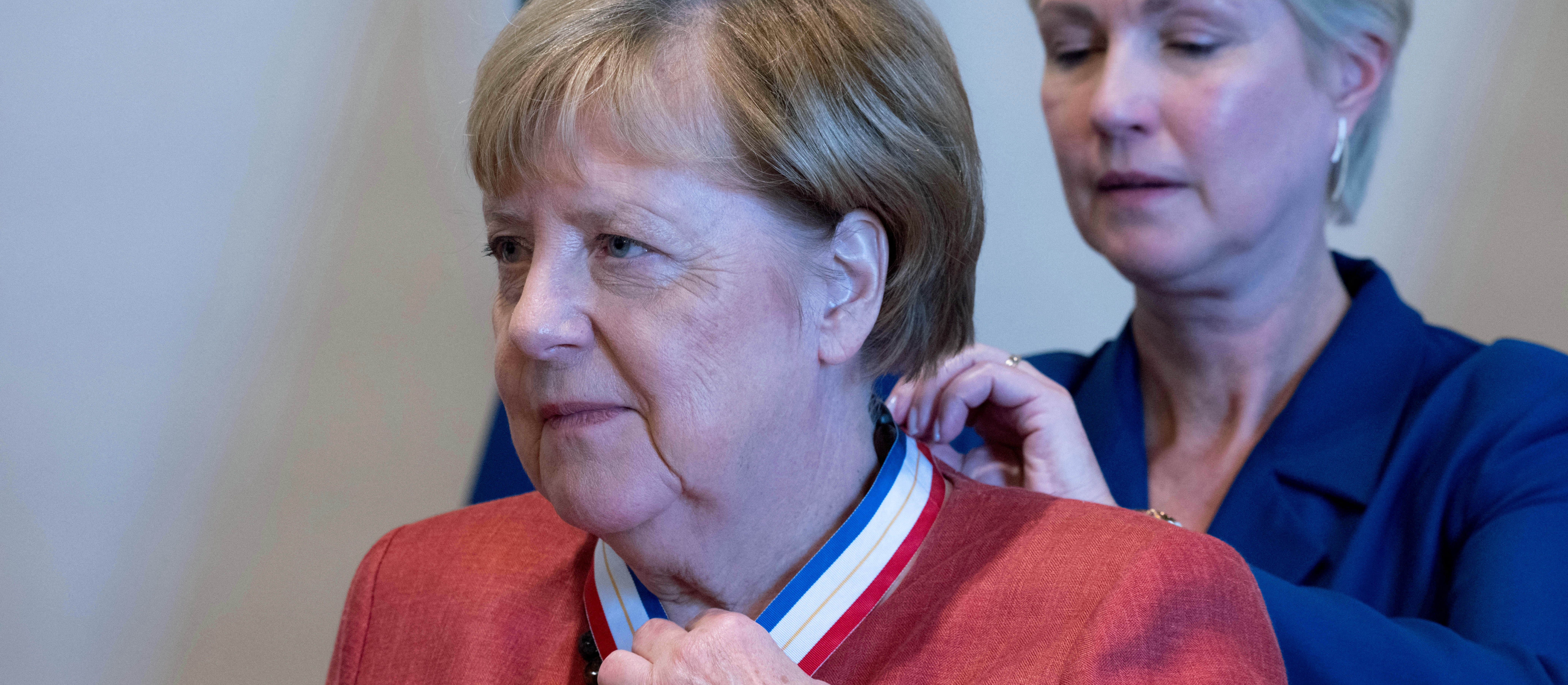 Aneksja Krymu. Angela Merkel naciskała, by nie stawiać oporu?