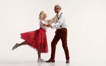 W ramach Warszawskich Dni Seniora 2025 organizowane są liczne warsztaty, koncerty i zajęcia kreatywn