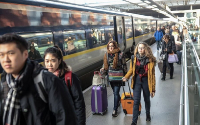 Bruksela zapewnia osiemnastolatkom bezpłatną podróż po UE
