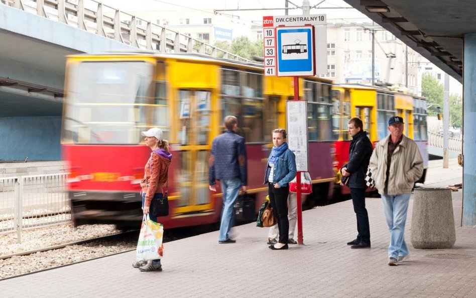 Sąd: kontroler powinien umożliwić kupienie biletu u motorniczego