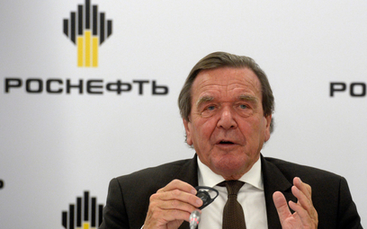 Gerhard Schröder (SPD) był kanclerzem w latach 1998–2005