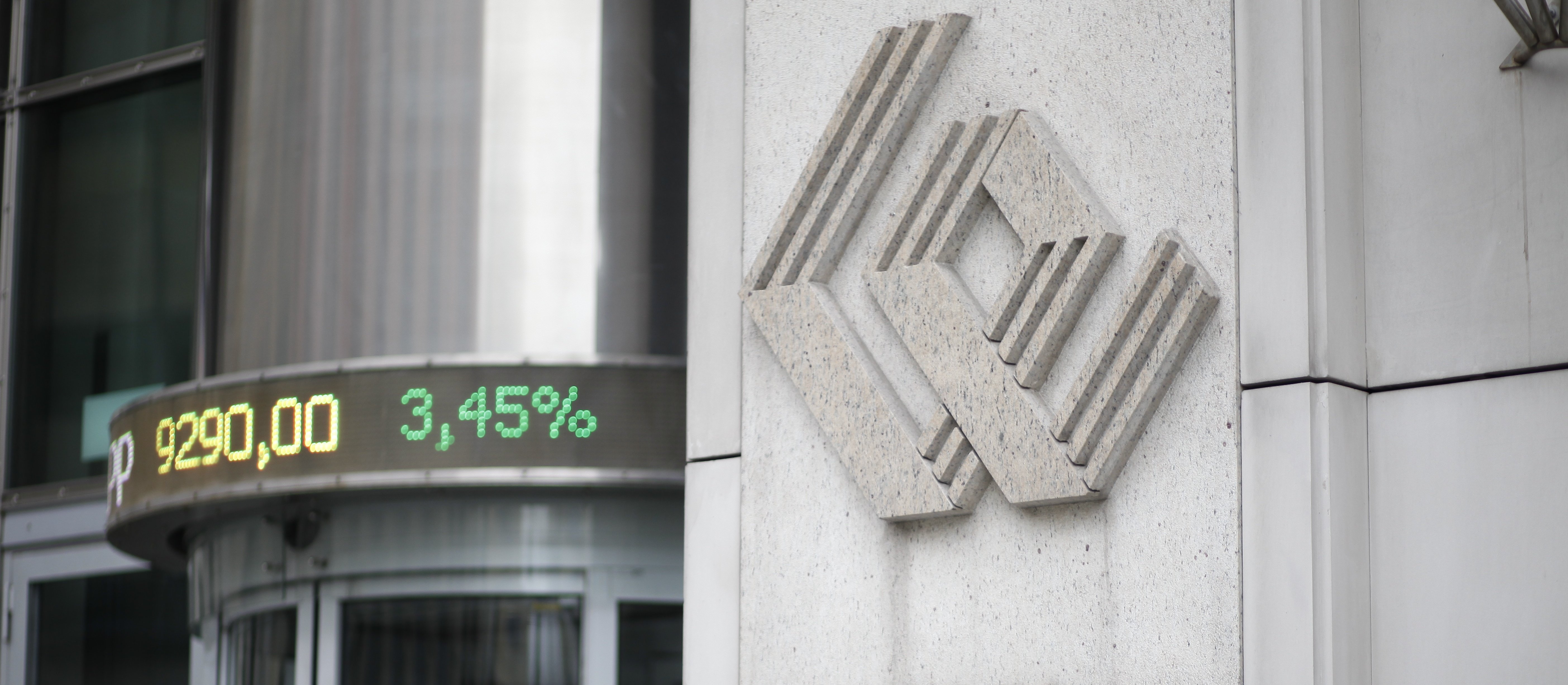 WIG20 w rejonie 3000 pkt.