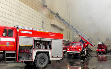 Rosja: Już 64 ofiary śmiertelne pożaru w centrum handlowym