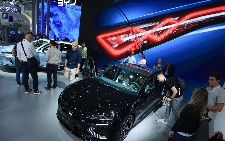 Elektryczne auta chińskiego koncernu motoryzacyjnego BYD, w który zainwetował Warren Buffet, mają by