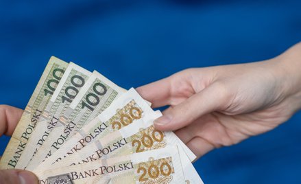 Umowa o pracę oraz zlecenie w różnych firmach będą oznaczały podwójny zasiłek chorobowy