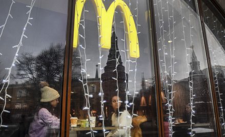 McDonald's informuje, że sprzedał biznes w Rosji. Eksperci mają wątpliwości