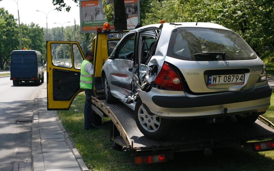 Uszkodzony pojazd sprowadzony z innego kraju może zostać uznany za odpad.