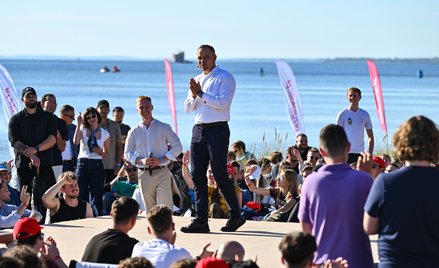 Prezydent Karol Nawrocki podczas spotkania z młodzieżą