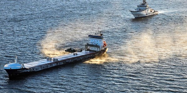 Kolejny kabel uszkodzony rosyjską kotwicą. Finlandia zatrzymuje statek i załogę