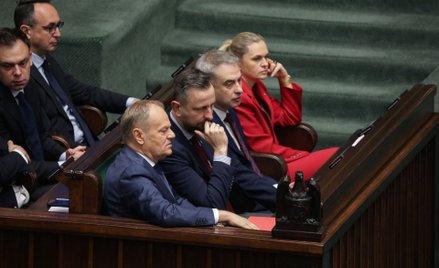 Donald Tusk w rządowych ławach