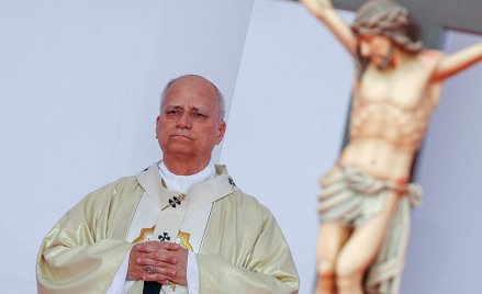 Papież Leon XIV przewodniczy mszy podczas swojej podróży apostolskiej do Angoli