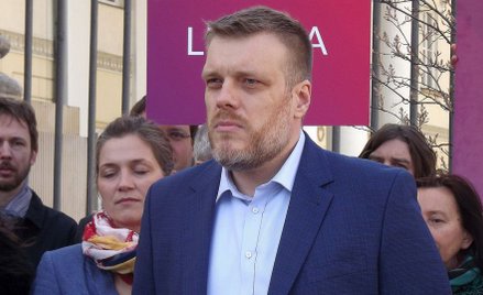 Zandberg: Najwyższy czas, by koloratka w Polsce przestała dawać immunitet