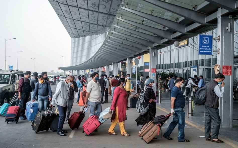 Z zamkniętych Indii, przez Schengen w świat