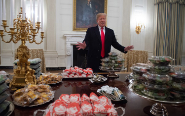 Trump podjął mistrzów hamburgerami i pizzą