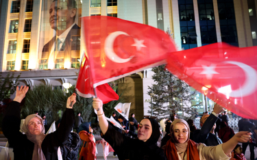 Wyniki wyborów zaskoczyły wielu obserwatorów tureckiej sceny politycznej. Sondaże dające Kilicdarogl