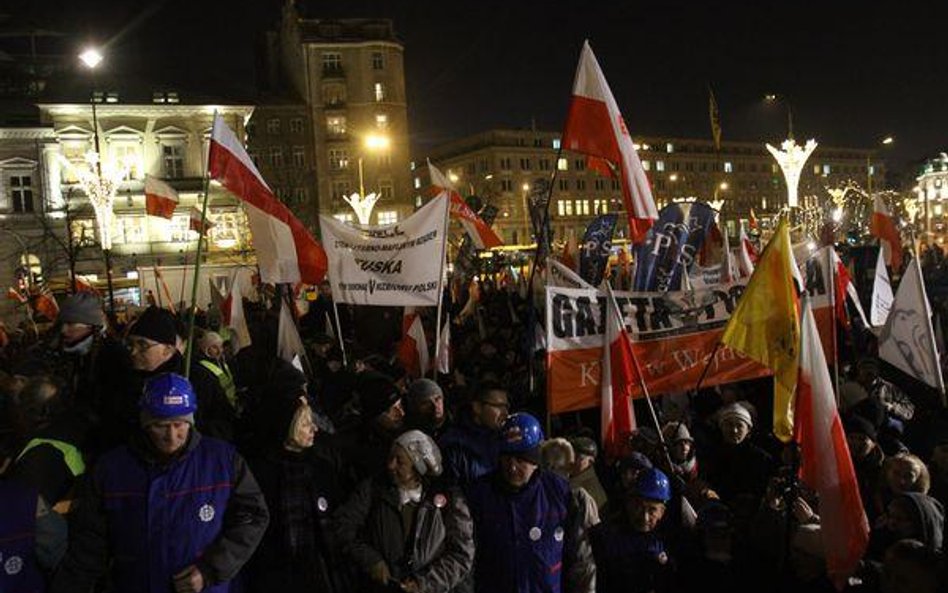 Marsz Prawa i Sprawiedliwości ulicami Warszawy