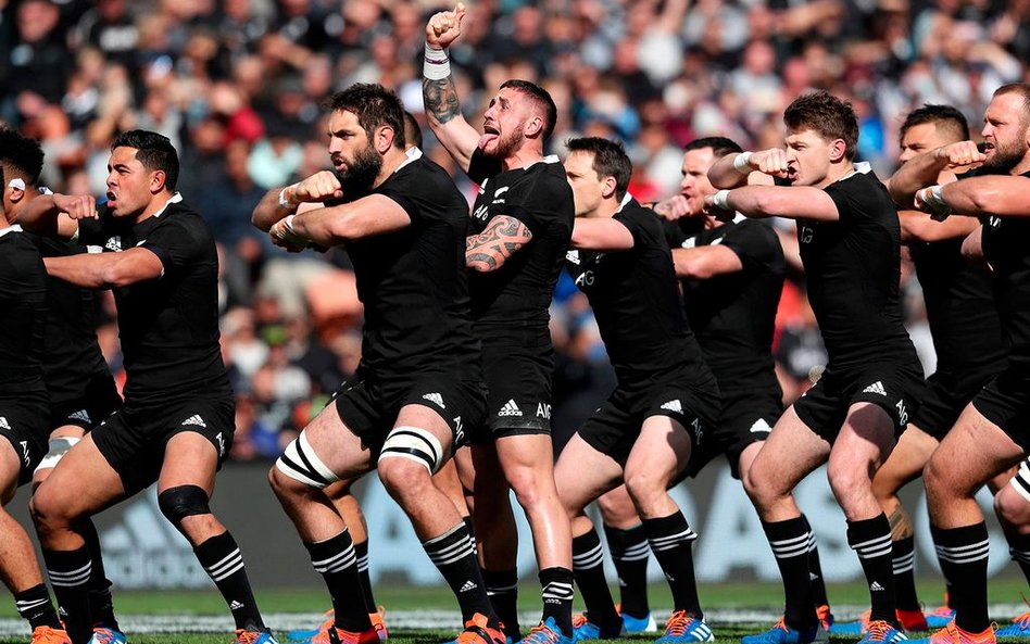Rugbyści Nowej Zelandii przed każdym meczem wykonują hakę – taniec maoryskich wojowników