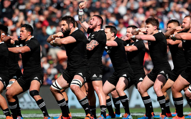 Rugbyści Nowej Zelandii przed każdym meczem wykonują hakę – taniec maoryskich wojowników