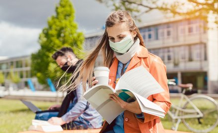 Czy uczelnia wyższa może nałożyć na studentów obowiązek szczepień?