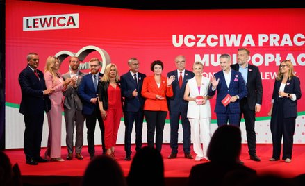 Liderki i liderzy Nowej Lewicy podczas konwencji programowej