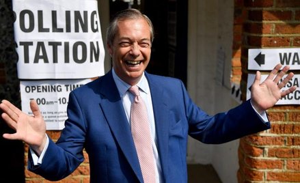 Sondaże dają zwycięstwo w eurowyborach Nigelowi Farage’owi i jego Partii Brexitu, bo obiecuje to, cz