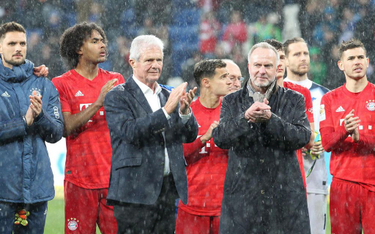 Dietmar Hopp (właściciel Hoffenheim – z lewej) i prezes Bayernu Karl-Heinz Rummenigge po meczu w oto