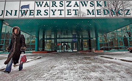 Uniwersytet Medyczny w Warszawie wyliczył, że do utrzymania jakości kształcenia po ewentualnej likwi