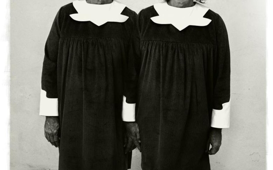 Sandro Miller, Diane Arbus - Identyczne bliźniaczki, Roselle New Jersey (1967), 2014