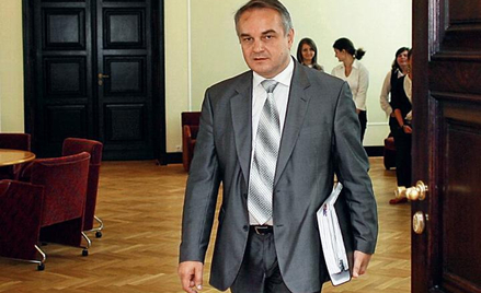 Ciekawy sposób na zaistnienie w sezonie ogórkowym wybrał Waldemar Pawlak. Wicepremier ostro skrytyko