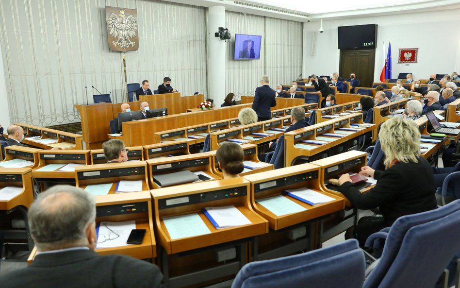 Senatorowie chcą mieć prawo do łatwiejszego zadawania pytań ministrom