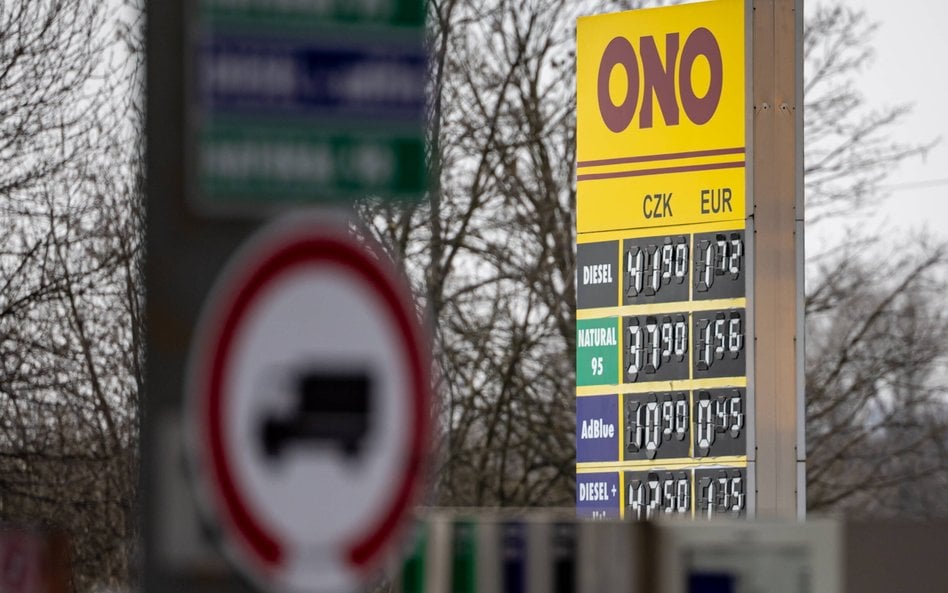 Ceny paliwa powodują, że niemieckie firmy turystyczne starają się tankować tańszą benzynę i ropę u s