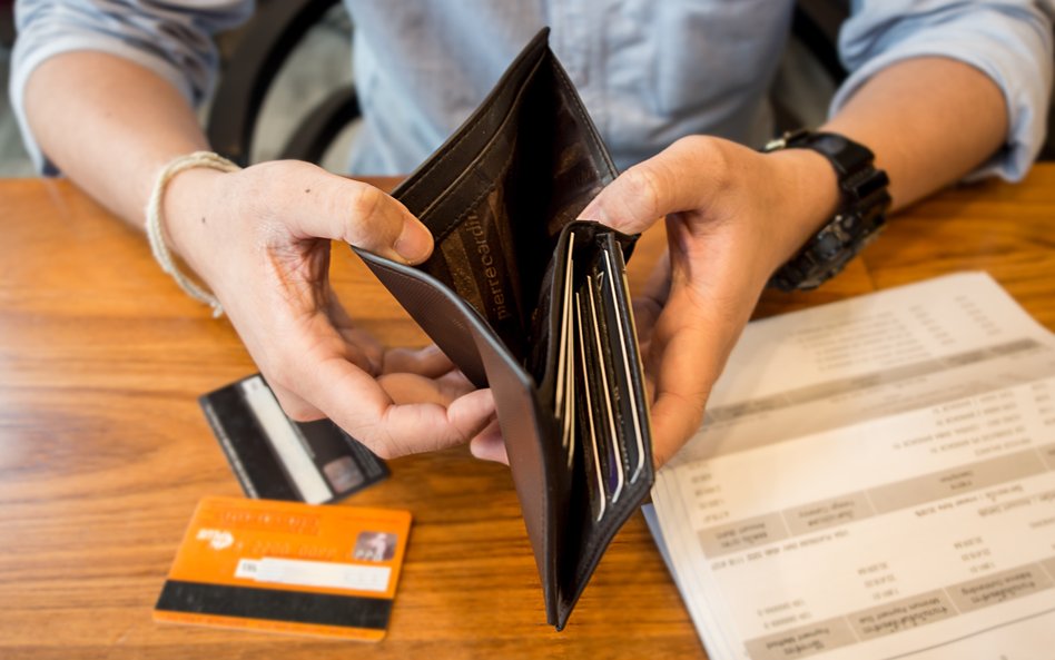 Portfele Polaków nadal pod presją. Za wysokie koszty życia