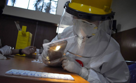 Respirator za tysiąc dolarów. Wynalazek inżynierów z Indonezji