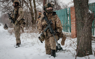 Żołnierze elitarnego ukraińskiego oddziału „Wiedźmin” bronią wschodniego frontu w Bachmucie