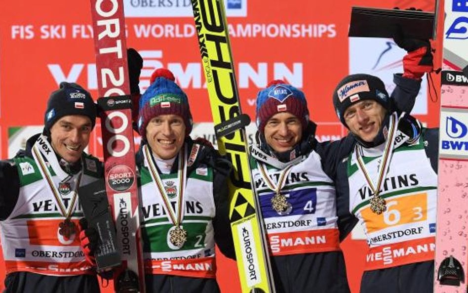 Od lewej: Piotr Żyła, Stefan Hula, Kamil Stoch i Dawid Kubacki. Oni i Maciej Kot to nasze największe