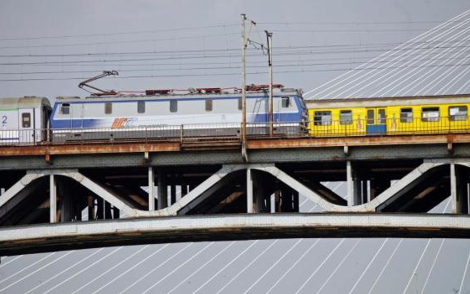 Intercity więcej zarabia i przewozi coraz więcej pasażerów