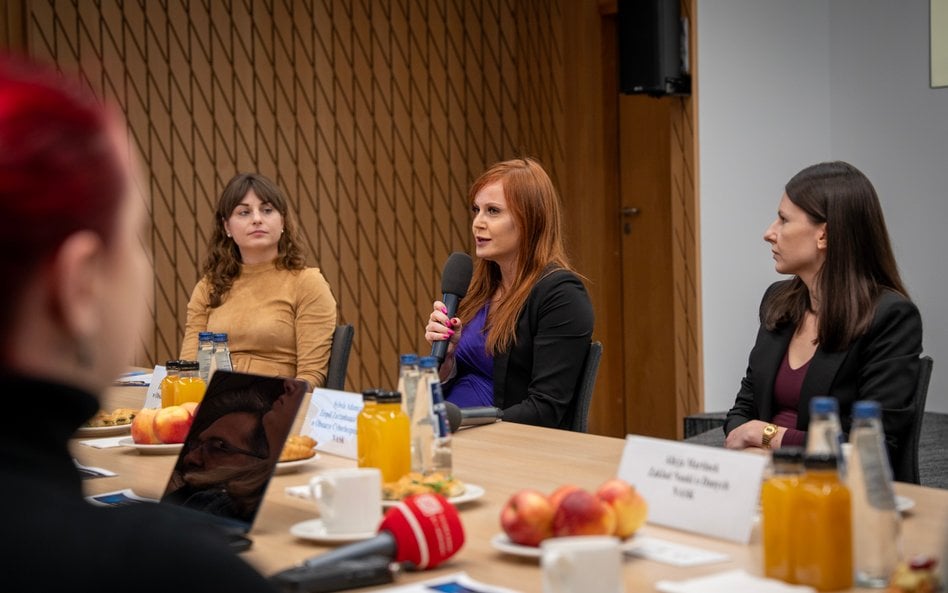 Przedstawiciele NASK-u zaprezentowali przewodnik dla mediów