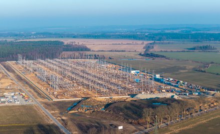 Nakłady PSE na budowę energetycznych sieci przesyłowych to atrakcyjny kawałek tortu. Na zdjęciu budo