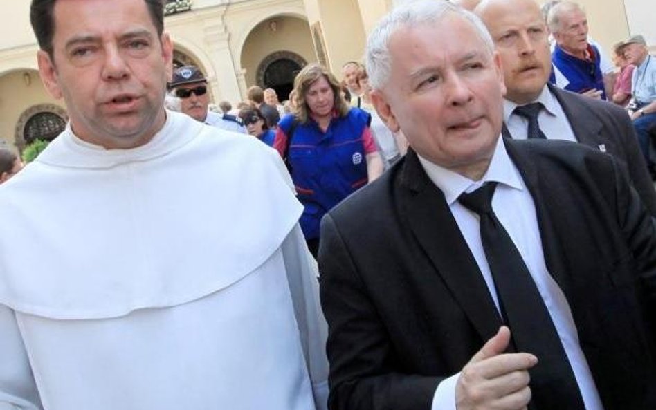 Relacje PiS z Kościołem ciągle budzą emocje. Na zdj. Jarosław Kaczyński na Jasnej Górze
