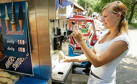 Każdy obiekt tymczasowy, który ma stać w pasie drogowym, wymaga zgody zarządcy drogi
