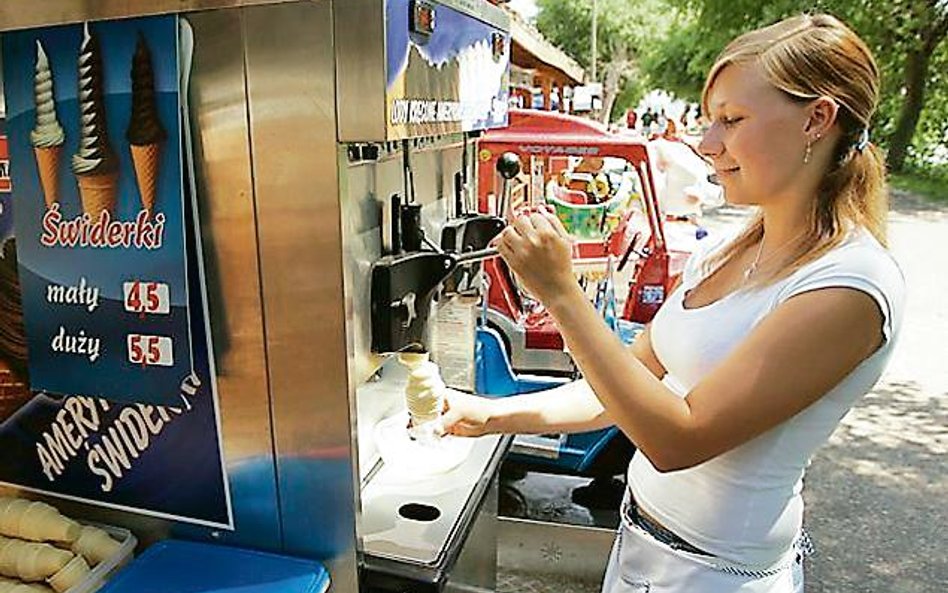 Każdy obiekt tymczasowy, który ma stać w pasie drogowym, wymaga zgody zarządcy drogi