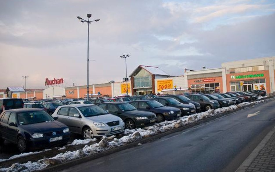 Prawo drogowe: znaki ważne na osiedlu i parkingu