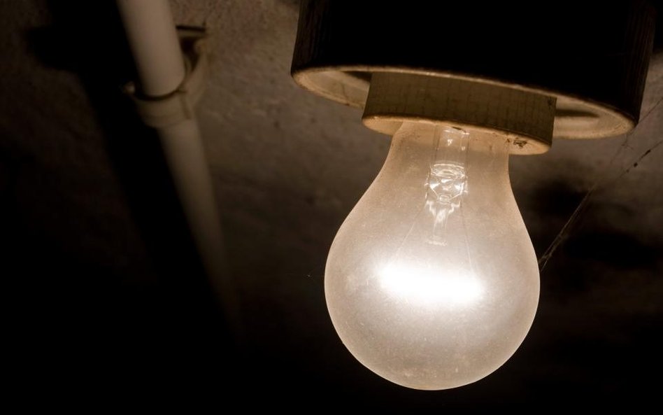 To już prawie pewne! Od lipca będziemy płacić mniej za prąd