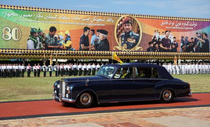 Najdłużej panujący na świecie monarcha, sułtan Brunei, obchodzi 80. urodziny