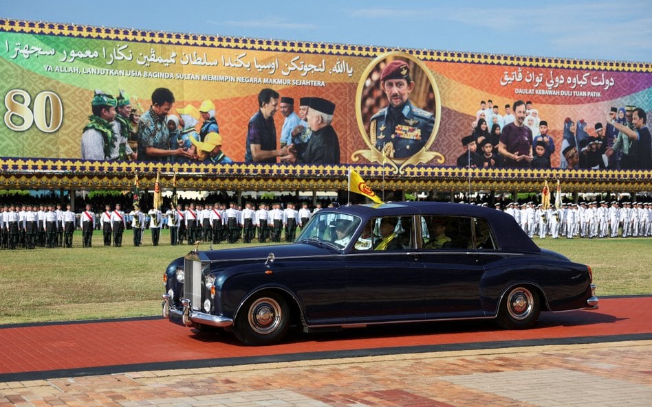 Najdłużej panujący na świecie monarcha, sułtan Brunei, obchodzi 80. urodziny