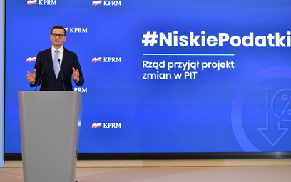 Premier Mateusz Morawiecki podczas konferencji prasowej w KPRM w Warszawie