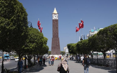 Tunezja - stan wyjątkowy przedłużony o trzy miesiące
